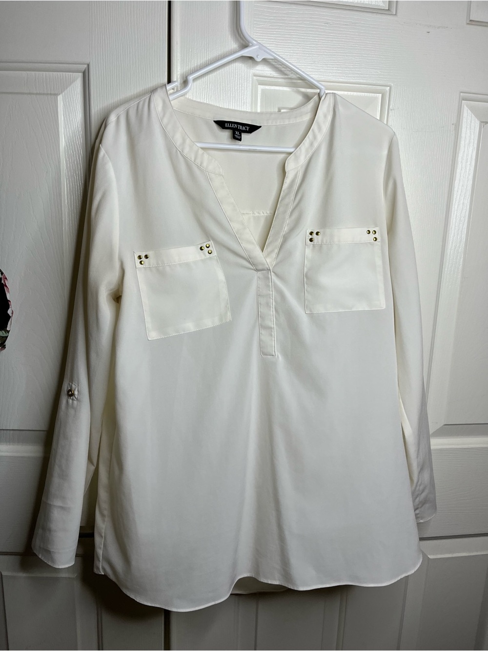 Ellen Tracy White Blouse Top
14-08